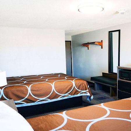 Hotel Super 8 By Wyndham Pueblo Extérieur photo