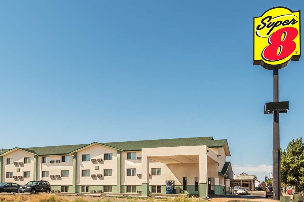 Hotel Super 8 By Wyndham Pueblo Extérieur photo