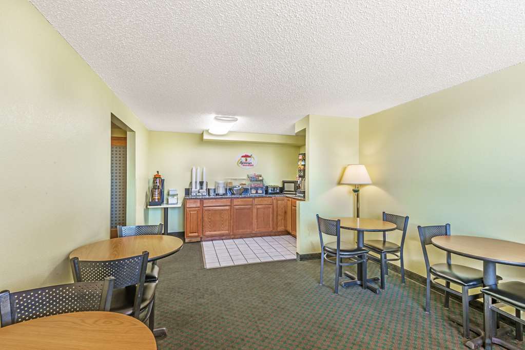 Hotel Super 8 By Wyndham Pueblo Facilités photo