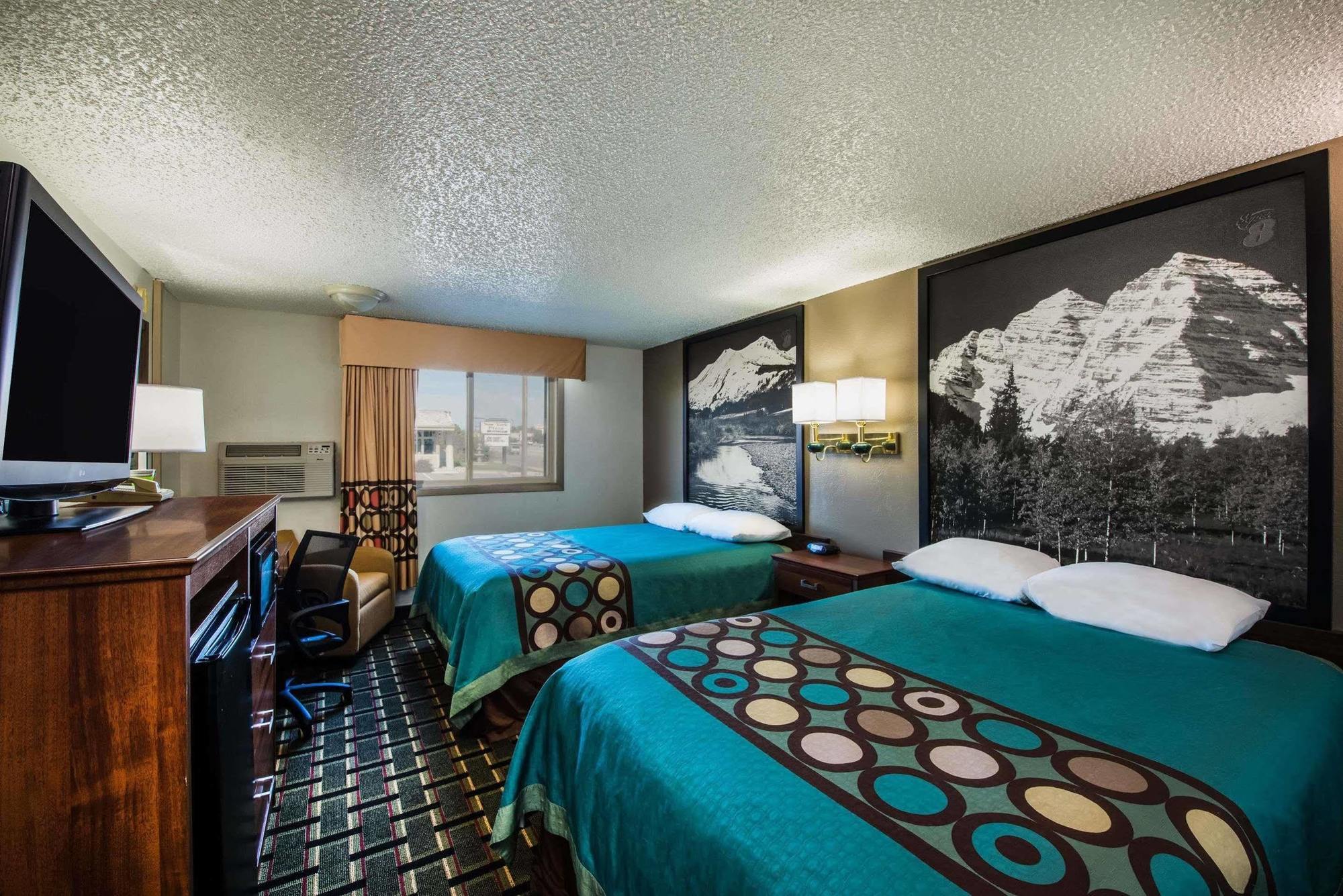 Hotel Super 8 By Wyndham Pueblo Extérieur photo